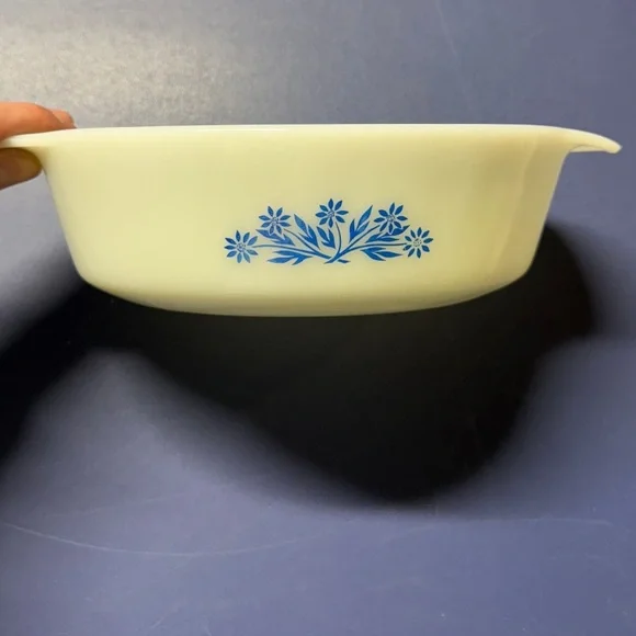 Vintage Anchor Hocking Fire King Blue Cornflower Casserole Dish 1 Qt Round - Picture 1 of 6